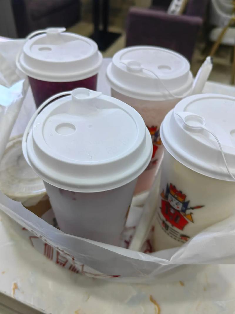 立冬的第一杯奶茶 真材实料，仪式感里的冬日暖意
